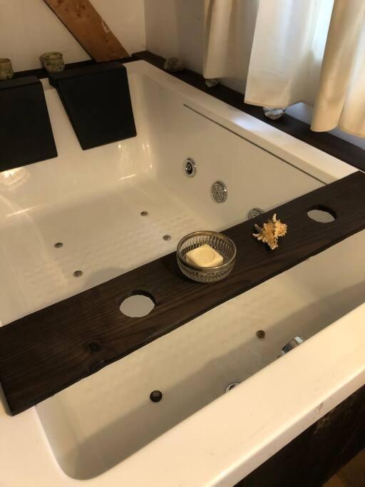 Cosy Cabane Boise Solaire, Balneo Bath Et Toilette Seche A La Ferme 미미장플라즈 외부 사진